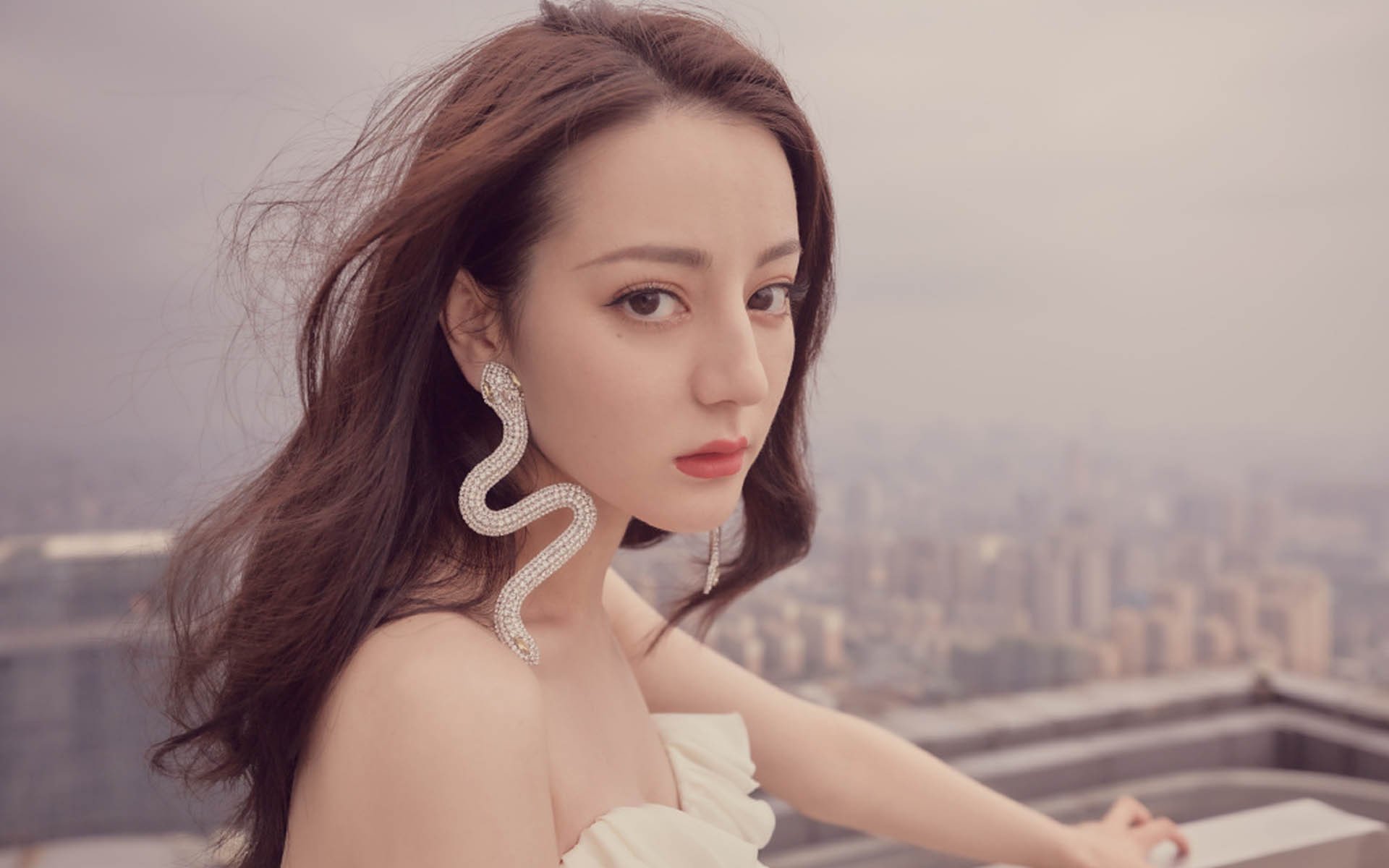 “重拳出击!四川省体育馆拳击赛场风云再起”